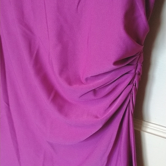 3/$30💜BNWOT Avon Size M Wrap Front Top - Picture 7 of 7